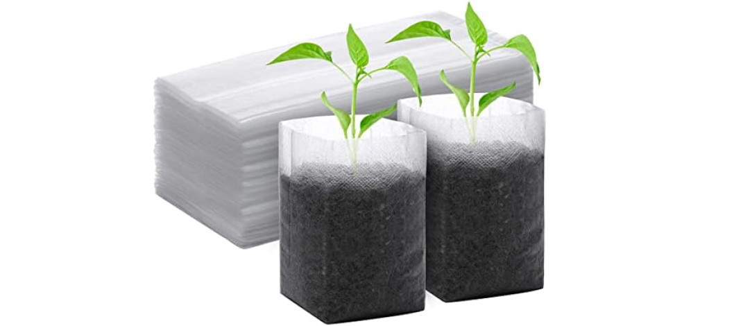 Comparative Analysis of Biodegradable Non-Woven Three-Dimensional Seedling Bags and Plastic Nutrient Bowls